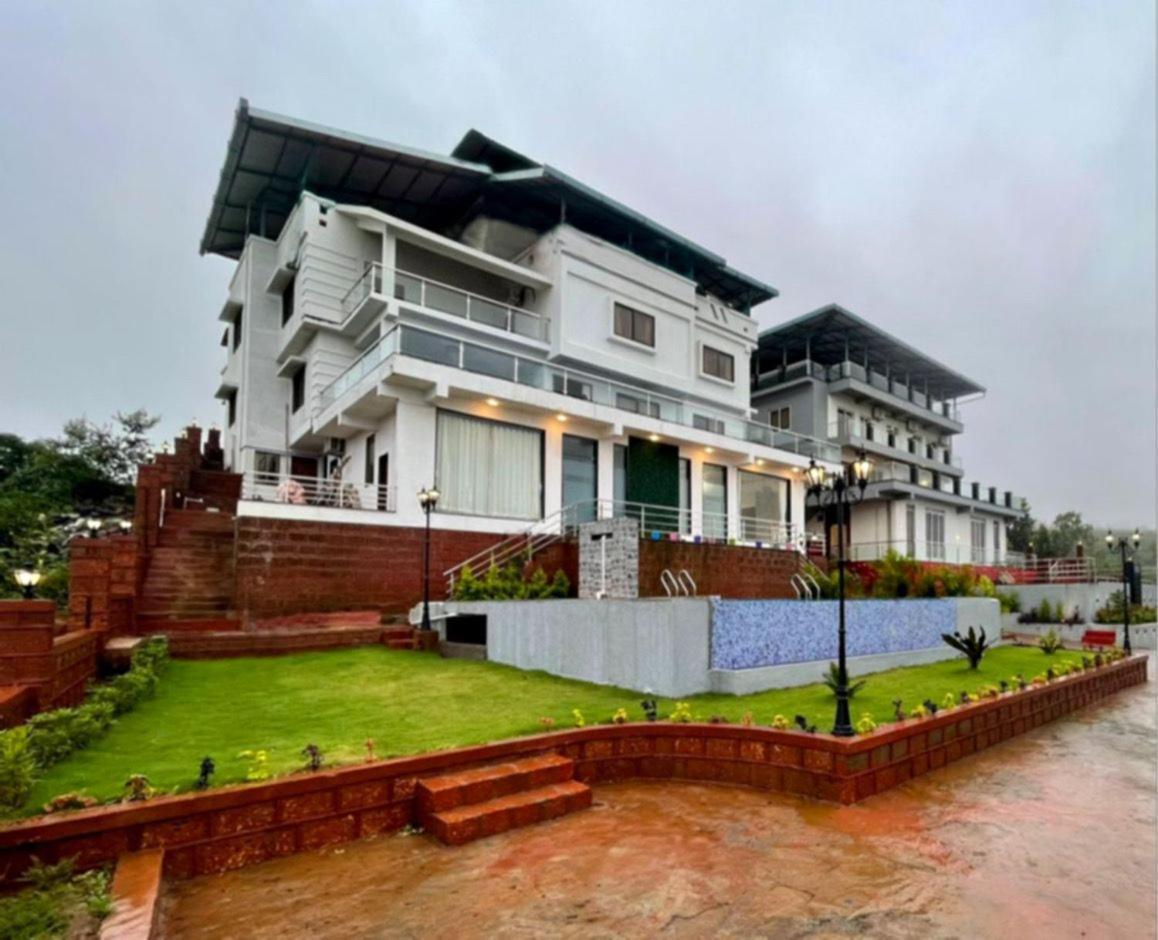 The Leaf Resort Mahābaleshwar Exteriör bild